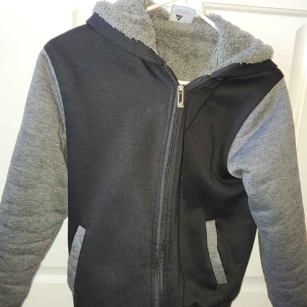Kids Hooded Sherpa-Lined Jacket - Black & Gray